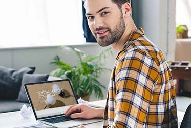 computador com o melhor site profissional